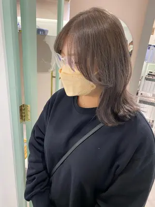 ミディアム カラー 大山 茶子のヘアスタイル