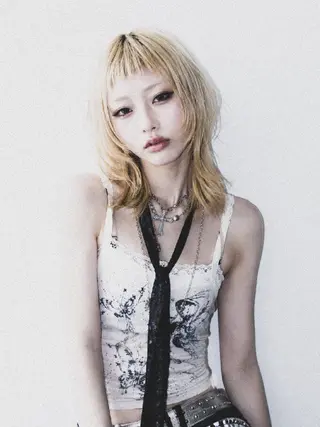 カラー セミロング OMA カタギシのヘアスタイル
