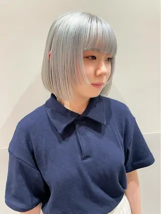 ショート カラー ブリーチ😼 ボブ✍️レイヤーのヘアスタイル