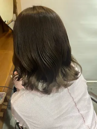 ミディアム 塩川ももこ/ 自然な縮毛矯正のヘアスタイル