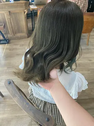 セミロング カラー otoha✳︎ くすみ艶カラーのヘアスタイル