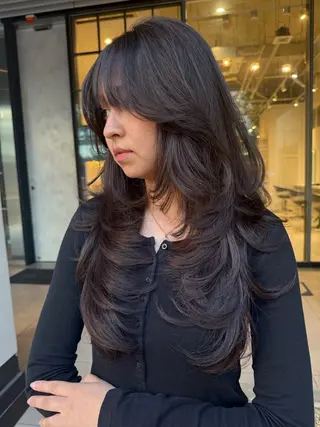 ロング DEAN 名駅店 大人レイヤーカットのヘアスタイル