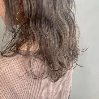 セミロング カラー ウルフレイヤーカット /チヒロのヘアスタイル