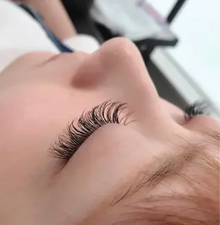 マツエク・マツパ まつげ屋さんLAPU AYAKAのマツエク・マツパデザイン