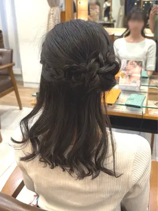 ミディアム ヘアアレンジ 🐈‍⬛なおカラーモ デル様募集中🎀のヘアスタイル