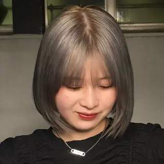 ショート カラー ウルフ/レイヤー/ ブリーチカラーのヘアスタイル