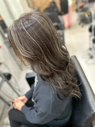 ロング カラー ヘアアレンジ VIMhair天神店 縮毛矯正 ハイライトのヘアスタイル