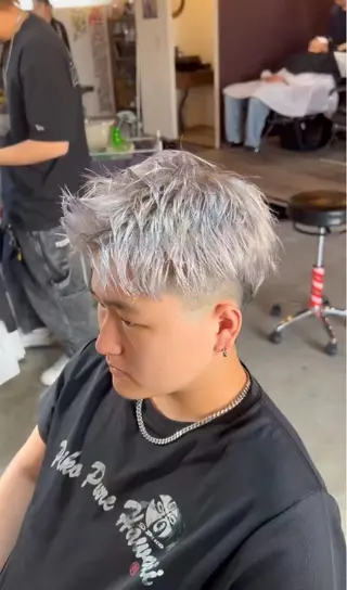 ショート カラー メンズ おがた たくむの眉毛・アイブロウイメージ