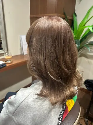 セミロング カラー RINA .のヘアスタイル