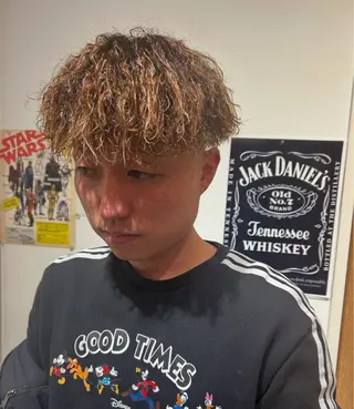 ショート カラー パーマ 佐野 大貴のヘアスタイル