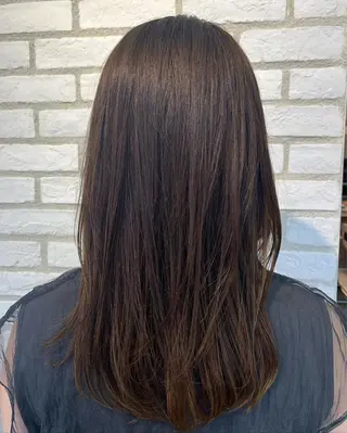 セミロング ツヤ髪カラー💎 佐藤あきのヘアスタイル