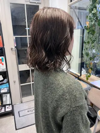 セミロング 赤み消しカラー/ ナチュラル/トモキのヘアスタイル
