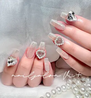 ネイル ✨Nailsalon Vi+✨のネイルデザイン