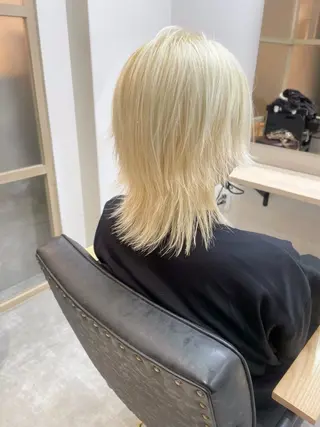 ミディアム カラー ☁️ケアブリーチ￤ ウルフ￤Shioriのヘアスタイル