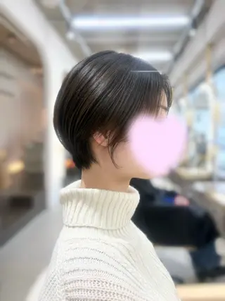 ショート Miu🤍透明感カラ ー🫧ショートカットのヘアスタイル