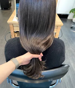 ロング shiori ﾍﾞｰｼﾞｭｶﾗｰのヘアスタイル