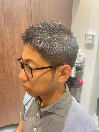ショート 小野 大輔のヘアスタイル