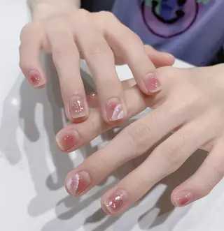 ネイル Queens テイのネイルデザイン