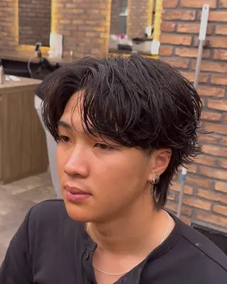 パーマ メンズ シャドウ/フェザー 朝崎倭斗のヘアスタイル