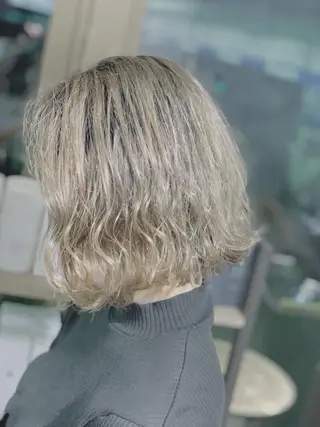 ミディアム メンズスタイル バレイヤージュ　齋藤のヘアスタイル