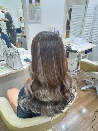 ロング カラー GLOSS 心斎橋 山上のヘアスタイル
