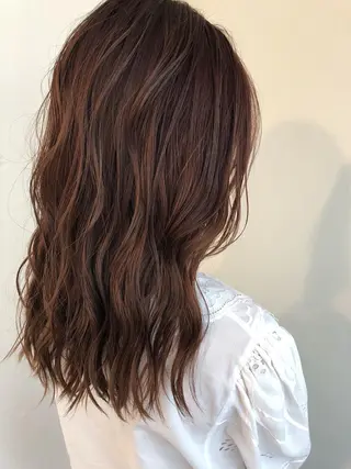 セミロング カラー 日高 香織のヘアスタイル