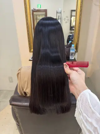 ロング 藤井 夕佳のヘアスタイル