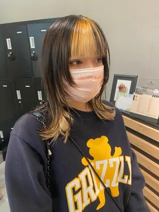ミディアム カラー ウルフカット レイヤーカット上柿のヘアスタイル