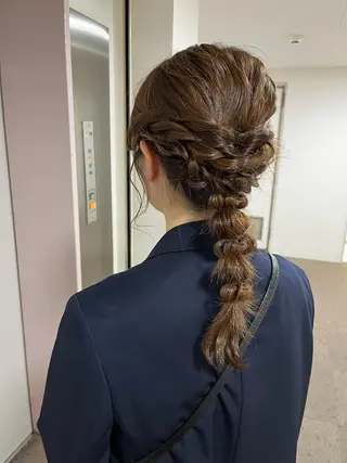 ヘアアレンジ ハイトーンカラー🩵 耳ツボジュエリー👂のその他イメージ