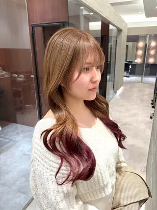 ロング カラー サキ🤍ハイトーン 🩰くびれ巻きヘアのヘアスタイル