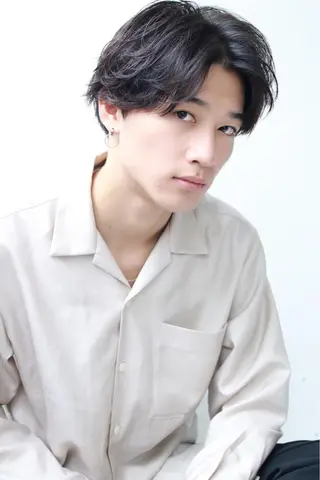 ミディアム カラー パーマ メンズ 赤み消し🌿 透明感カラー🫧のヘアスタイル