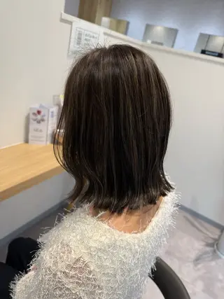 カラー 長谷川 紗羅のヘアスタイル