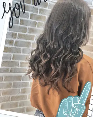 ロング カラー 永島 桜のヘアスタイル