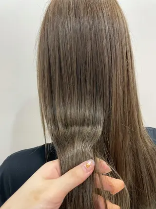 ロング カラー akane .のヘアスタイル
