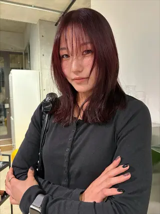 ミディアム 薄暮 マツイ　レンのヘアスタイル