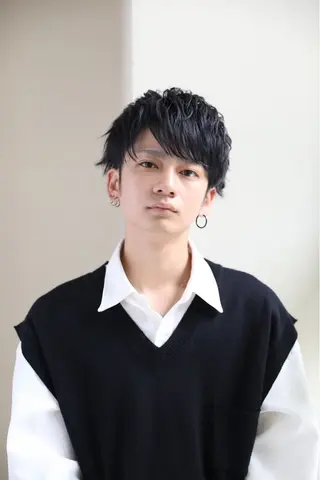 ショート パーマ メンズ 山口 陸のヘアスタイル