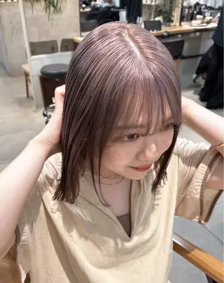 ミディアム カラー ハイトーンボブ 前田 表参道　グレージュのヘアスタイル