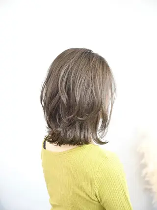 ミディアム カラー 安藤悠里/ハイトーン /デザインカラーのヘアスタイル