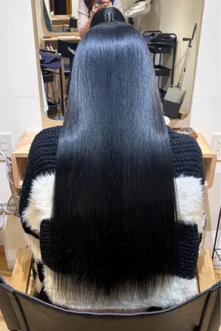 ロング オオトミ ホノカのヘアスタイル