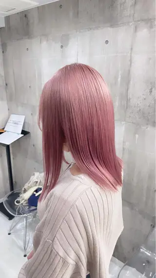 セミロング カラー レイヤーの魔術師 𓍼takumi𓍼のヘアスタイル