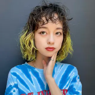 ショート カラー ブリーチ😼 ボブ✍️レイヤーのヘアスタイル