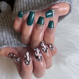 ミディアム The 047のネイルデザイン