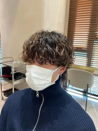 ショート パーマ メンズ 波巻きスパイラルパー マ/シャドウパーマ駿のヘアスタイル