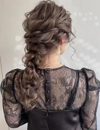 ロング ヘアアレンジ ヘアメイク new meのヘアスタイル