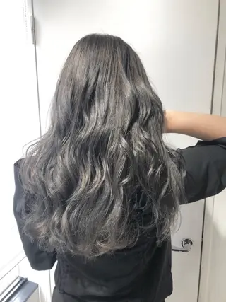 セミロング カラー 白髪ぼかしハイライト バレイヤージュヤマトのヘアスタイル