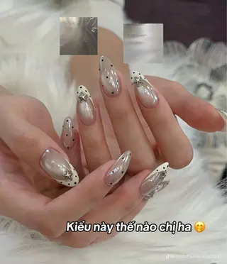 ネイル 🪷Mi.o あいちゃん🐝のネイルデザイン