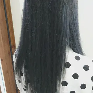 ロング カラー スマイリーヘアビーチ  のヘアスタイル