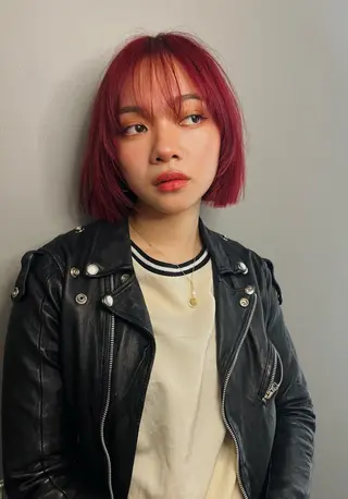 ミディアム カラー ウルフ/レイヤー Miinaのヘアスタイル