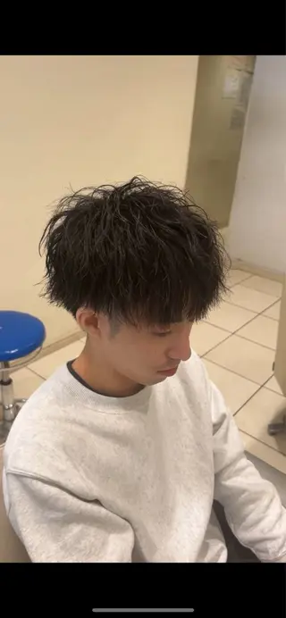 ミディアム パーマ メンズパーマ 副店長ユウタのヘアスタイル