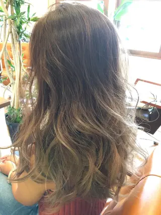 セミロング 井上 真利のヘアスタイル